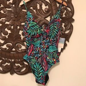 Sunseeker Australia one piece swim suit size 4 US.